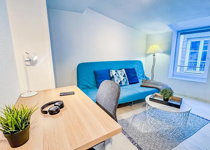 Апартаменты Cosy Sous Les Toits En Plein Centre-ville *